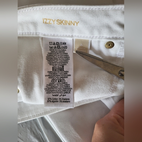 NWOT Michael Kors White Jeans, Size 6 (30x29) - Picture 7 of 7